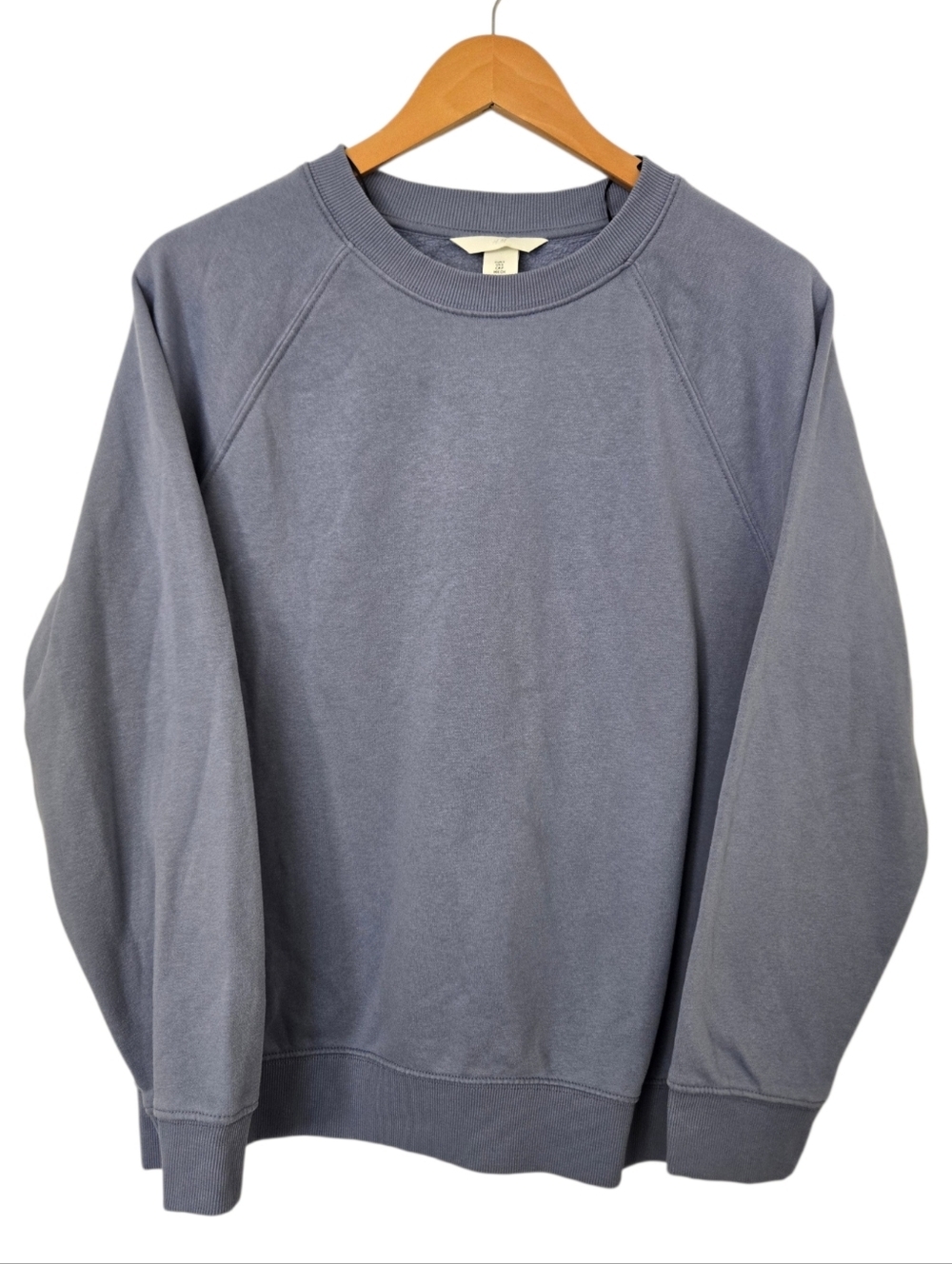 🩶 H&M Minimalist Crewneck Sweatshirt – Soft Gray Classic Pullover Size S